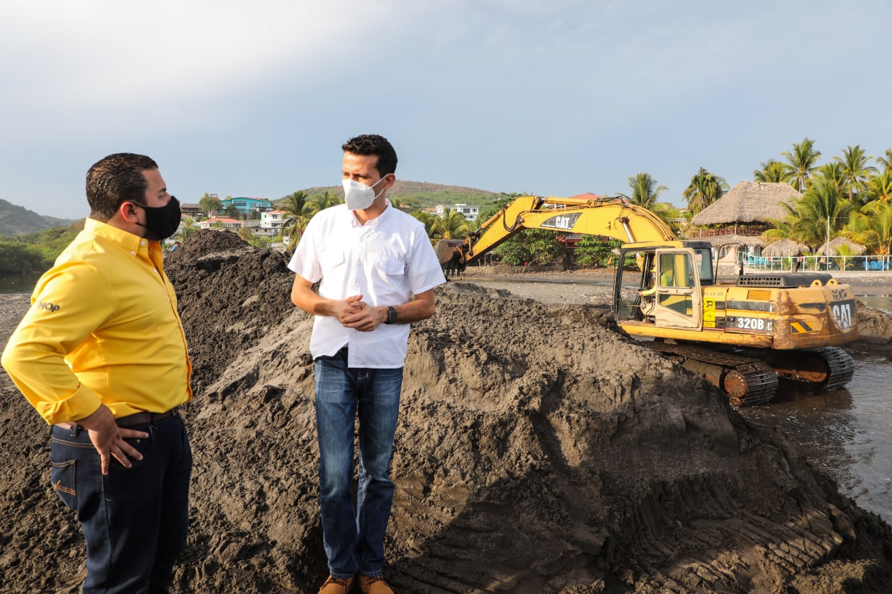 Ministro Rodríguez verifica obras de mitigación en bocana de la Playa El Majahual ministro-rodriguez-verifica-obras-de-mitigacion-en-bocana-de-la-playa-el-majahual